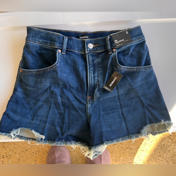 Express size 6 jean shorts, NWT! - Picture 4 of 4